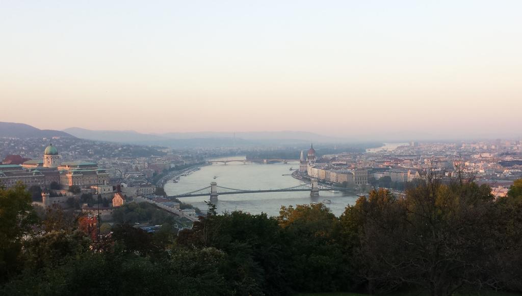 Great Buda Apartman Budapeste Exterior foto